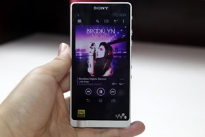 Máy nghe nhạc Sony Walkman giá hơn 20 triệu đồng